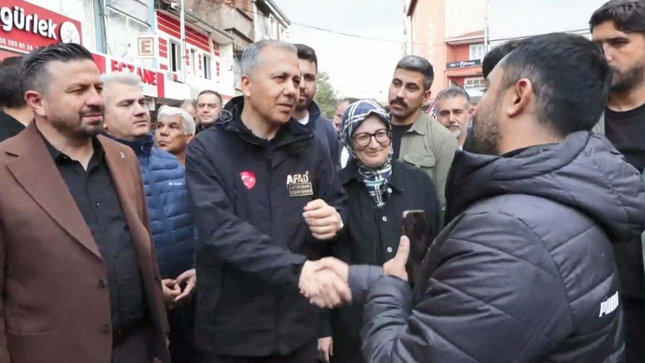 Sındırgı’da 6.1’lik depremde yıkılan ve hasar gören binalar havadan görüntülendi (7) / Video eklendi