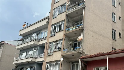 Sındırgı'da 6.1’lik depremde yıkılan ve hasar gören binalar havadan görüntülendi / Ek fotoğraflar