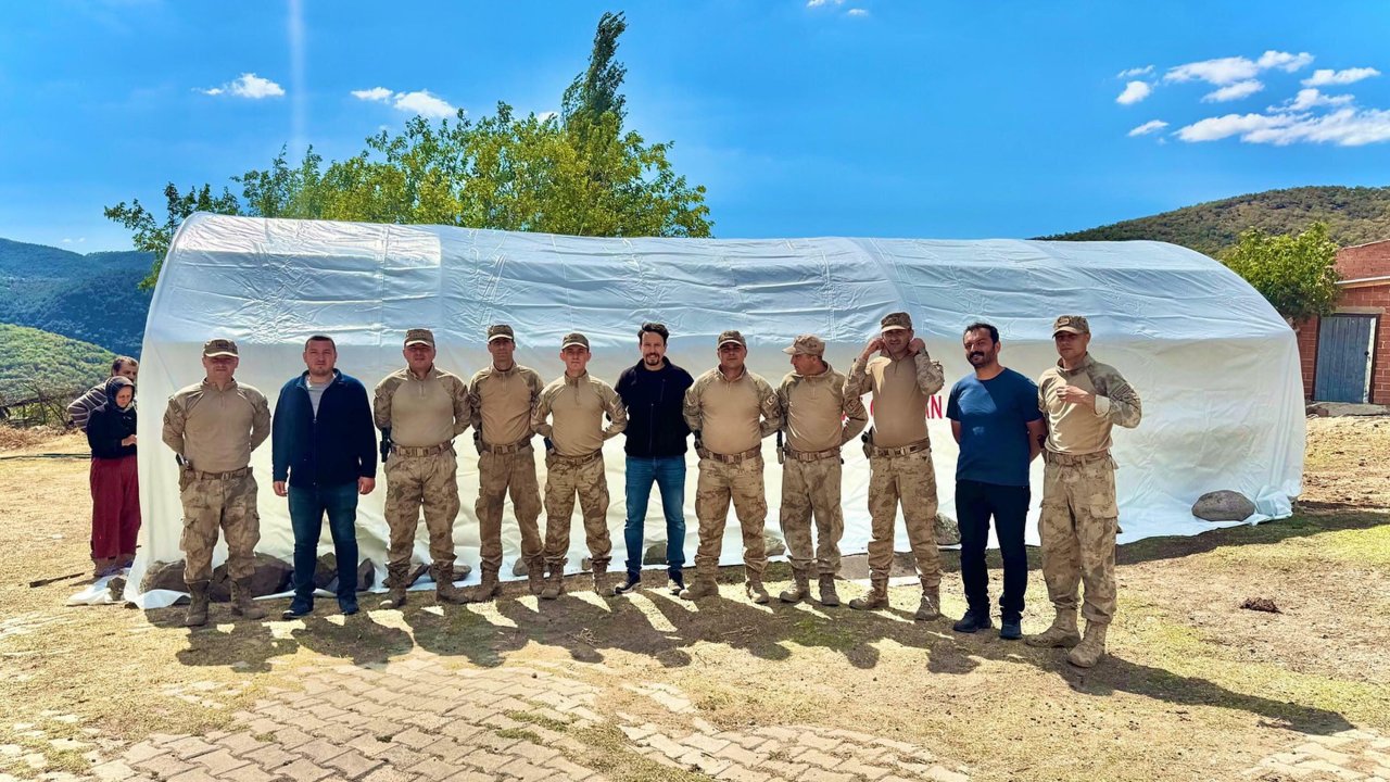 Sındırgı&#039;daki üreticilere geçici çadır desteği sürüyor