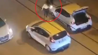 Sokak ortasında darbedilen kadını vatandaşlar kurtardı; o anlar kamerada