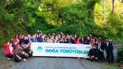 Sonbahar yürüyüşünde doğaseverler Doğançay Şelalesi’nde buluştu