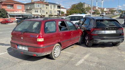 Tekirdağ’da iki otomobil çarpıştı: 2 yaralı