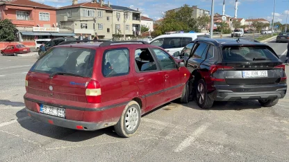 Tekirdağ’da iki otomobil çarpıştı: 2 yaralı