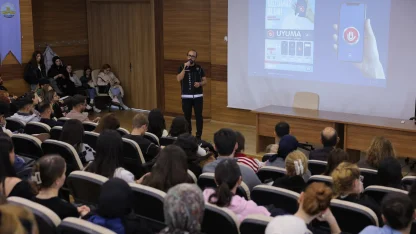 Trakya Üniversitesi’nde ‘Narko gençlik eğitimi’ düzenlendi