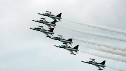 Türk Yıldızları’ndan Edirne’de gösteri uçuşu