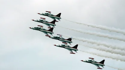 Türk Yıldızları’ndan Edirne’de gösteri uçuşu