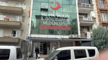 Yalova'da İl Göç İdaresi Müdürlüğü'ne 'rüşvet' ve 'yolsuzluk' operasyonu; 8 gözaltı
