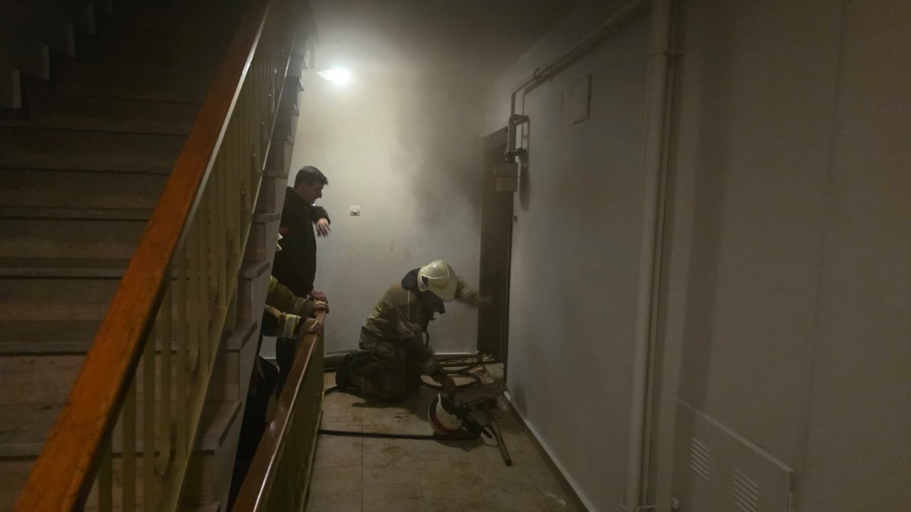 2&#039;nci kattaki ev, yangında zarar gördü