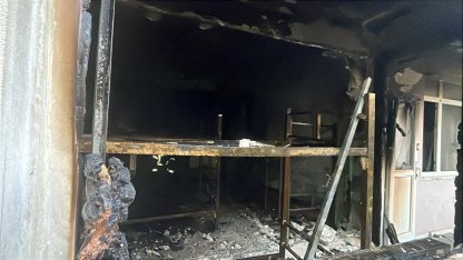 Alacaklı olduğunu iddia edip işçilerin kaldığı binada yangın çıkardı