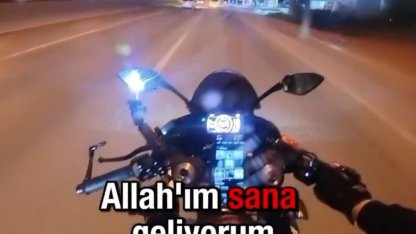 'Allah'ım sana geliyorum' diyen motosikletlinin kaza yaptığı anlar kamerada