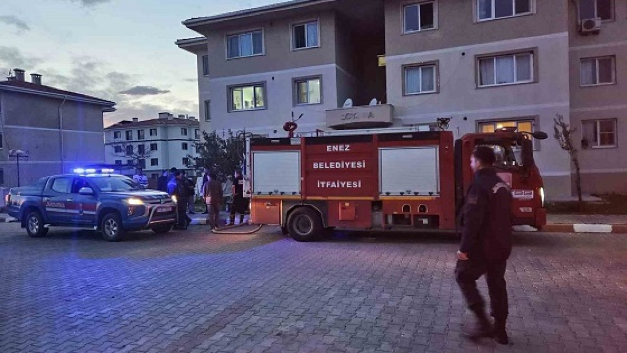 Apartman komşusu olan kadını öldürüp, intihar etti