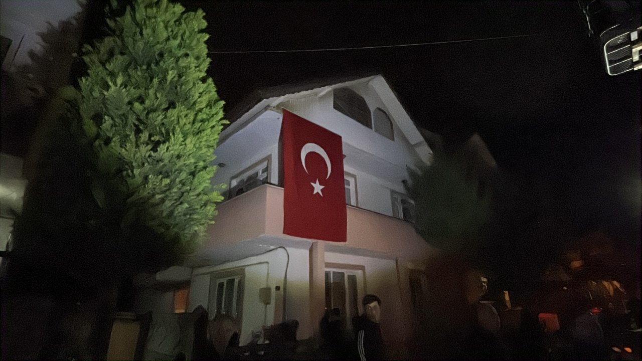 Astsubay Başçavuş Akın Karakuş&#039;un şehadet haberi Sakarya&#039;daki yakınlarına verildi
