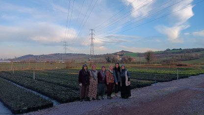 Baba mesleğini süs bitkileri ihracatı ile sürdüren mühendis Nihal, kadın çiftçilerle çalışıyor