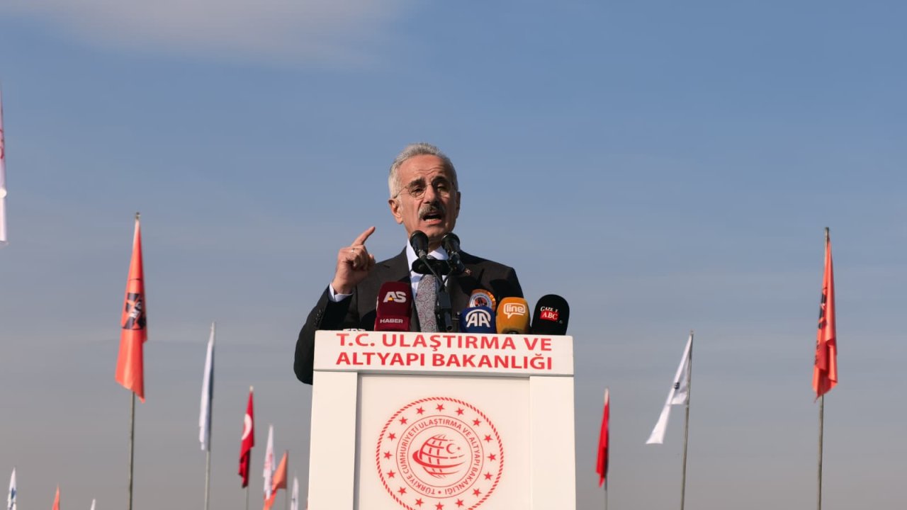 Bakan Uraloğlu: Ekonomik büyümenin birinci şartı, güçlü bir ulaşım altyapısıdır