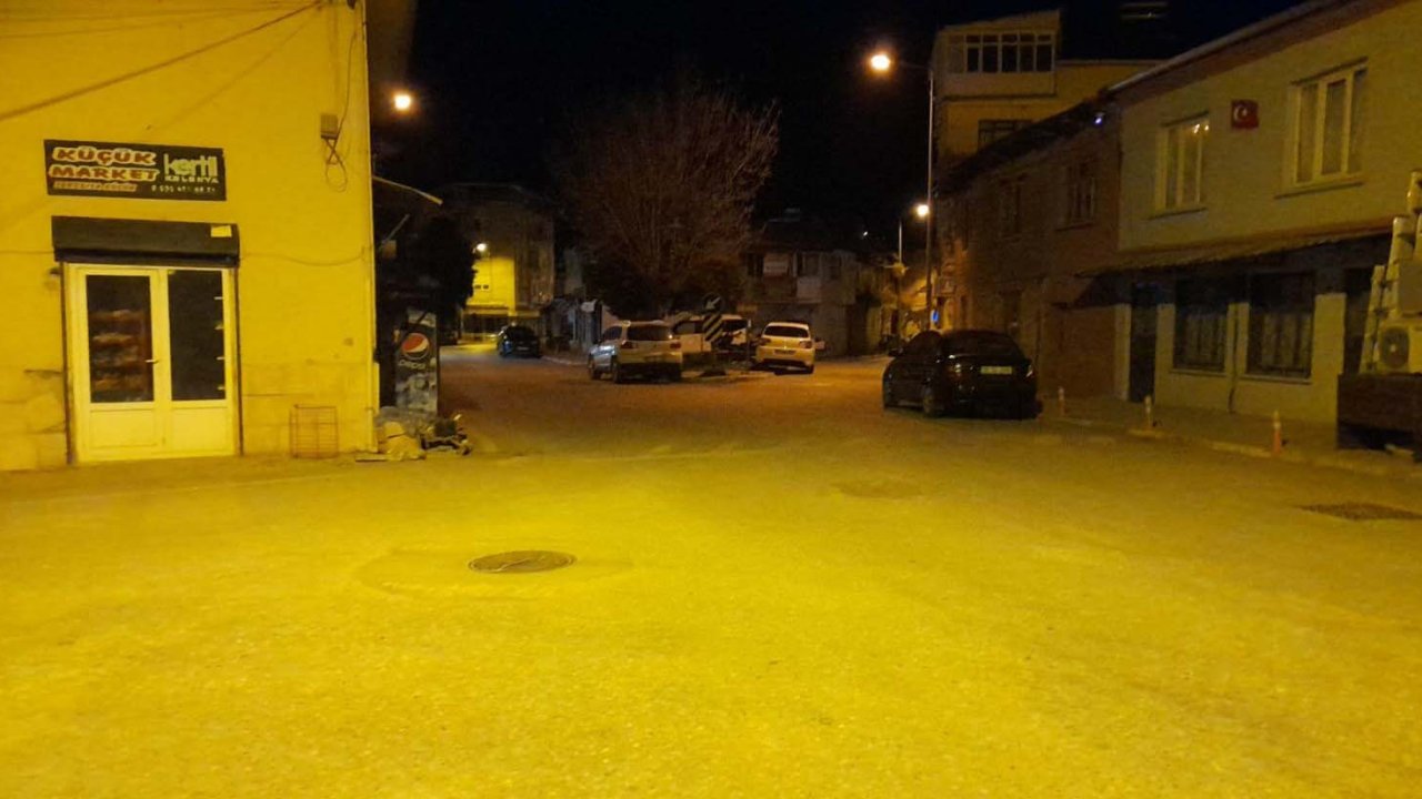 Balıkesir’in Sındırgı ilçesi 10 dakika arayla iki depremle sallandı