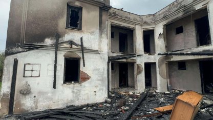 Bozcaada'da otelde çıkan yangın söndürüldü; 1 köpek öldü