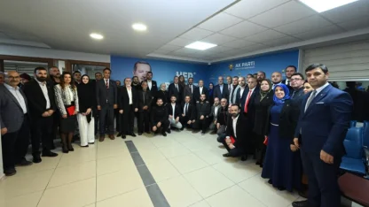 Bursa’da AK Parti’ye 800 yeni üye katıldı