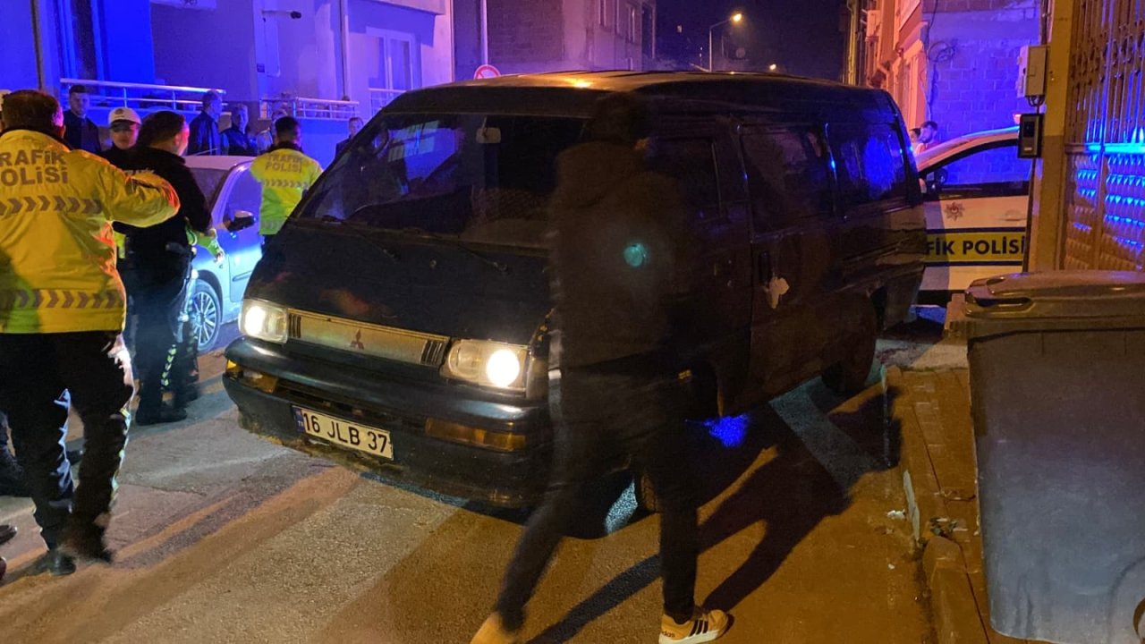 Bursa&#039;da &#039;dur&#039; ihtarına uymayan sürücü 10 kilometrelik takip sonucu yakalandı