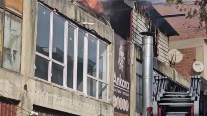 Bursa’da mobilya imalathanesinde çıkan yangın söndürüldü