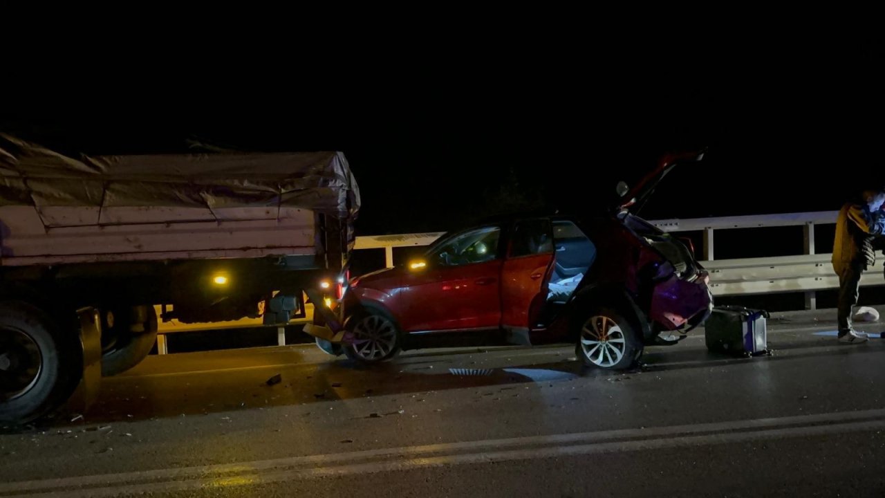 Bursa&#039;da zincirleme kaza: 2&#039;si çocuk 3 yaralı