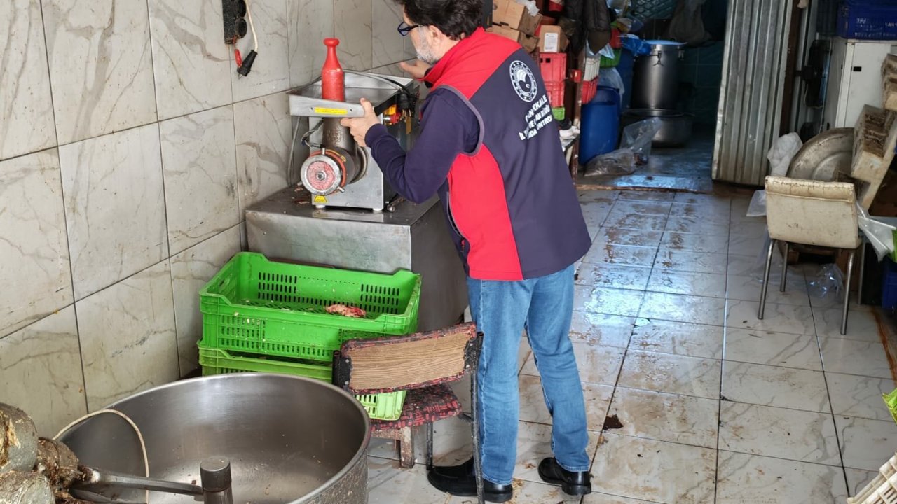 Çanakkale’de izinsiz ve uygunsuz koşullarda et işleme faaliyeti gösteren işletme mühürlendi