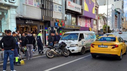 Çorlu'da minibüs ile motosiklet çarpıştı: 2 yaralı