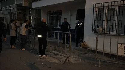 Darıca ilçesinde 2 binanın kolonları çatladı vatandaşlar evlerini tahliye etti