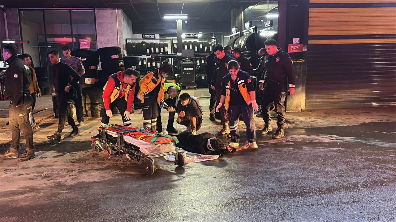 Edirne’de ‘dur’ ihtarına uymayan motosikletli, polis aracına çarptı: 2 yaralı