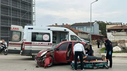 Edirne’de iki otomobil çarpıştı; 1 yaralı