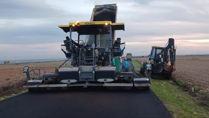 Edirne'de köy yollarını asfaltlama çalışmaları sürüyor