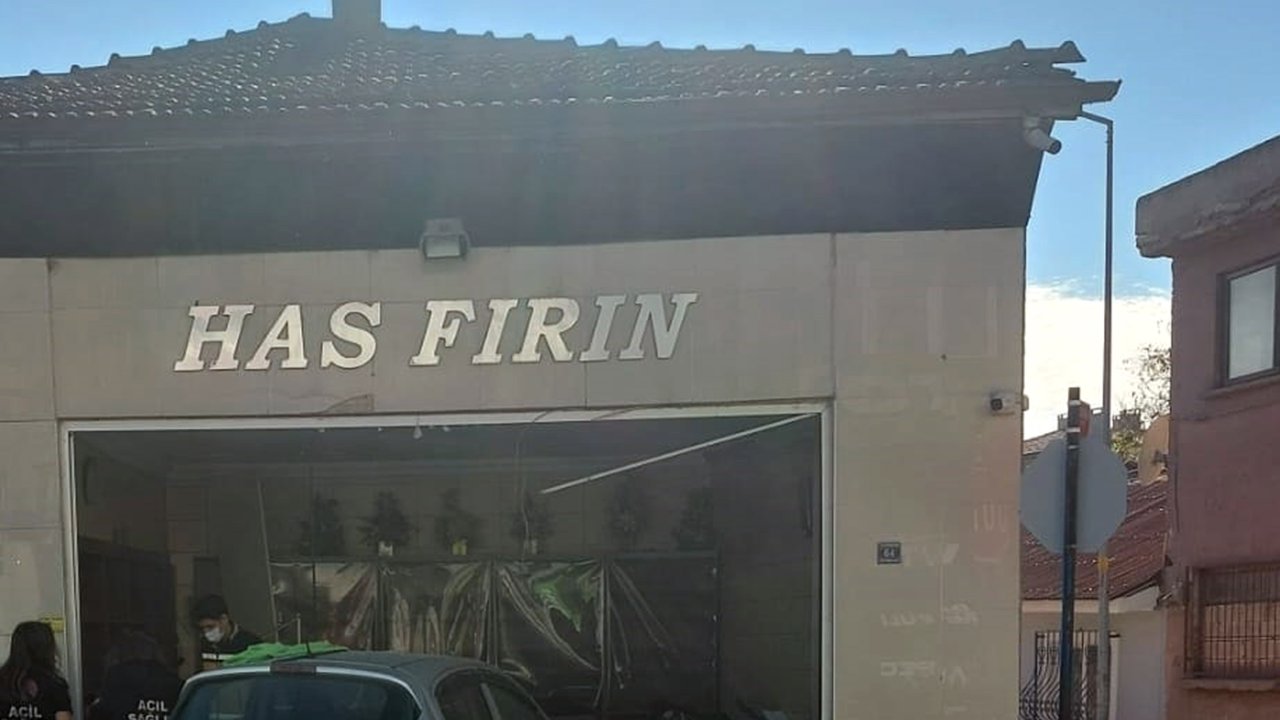 Edirne’de otomobil ekmek fırınına daldı: 4 yaralı