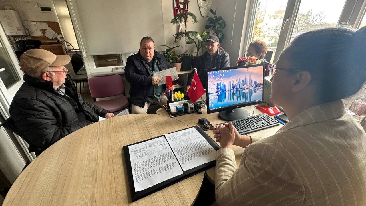 Edirne&#039;deki muhtarlıklarda, soydaşların &#039;yaşam belgesi&#039; yoğunluğu