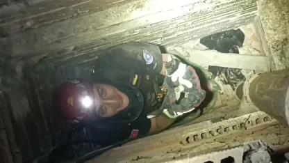 Havalandırma boşluğuna düşen yavru kediyi itfaiye ekipleri kurtardı
