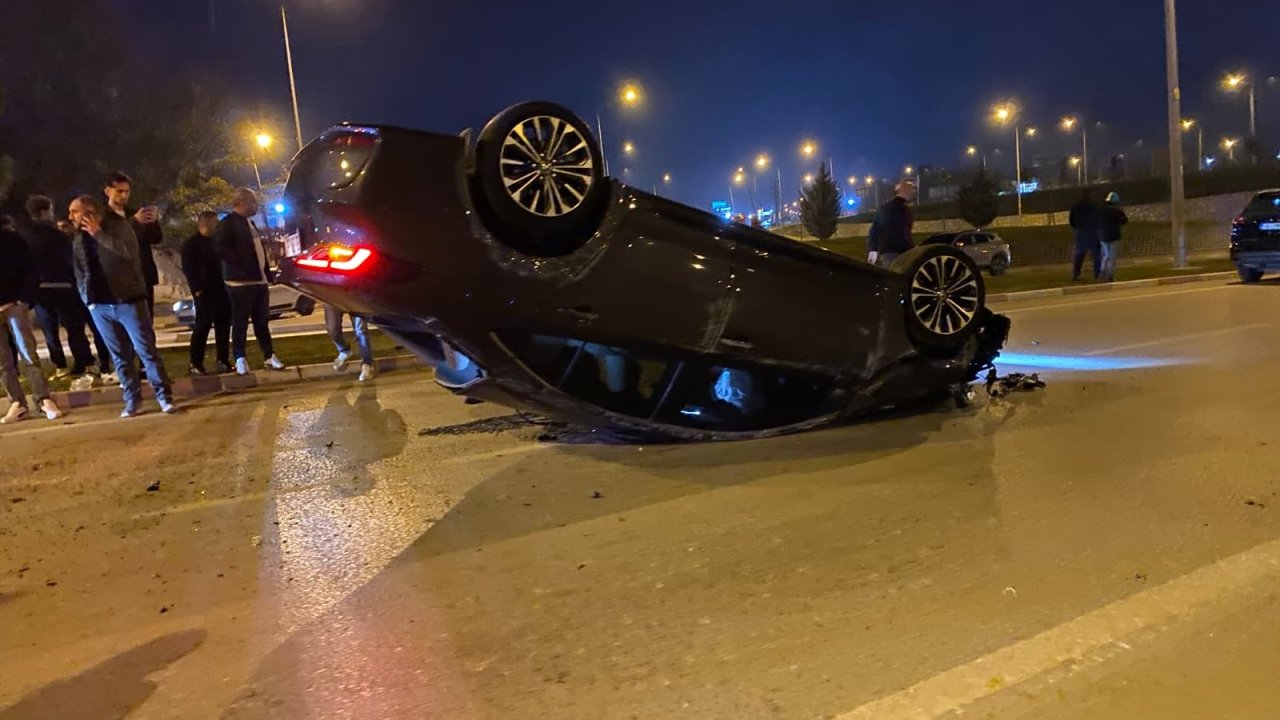 İki otomobilin çarpıştığı kaza kamerada: 2 yaralı