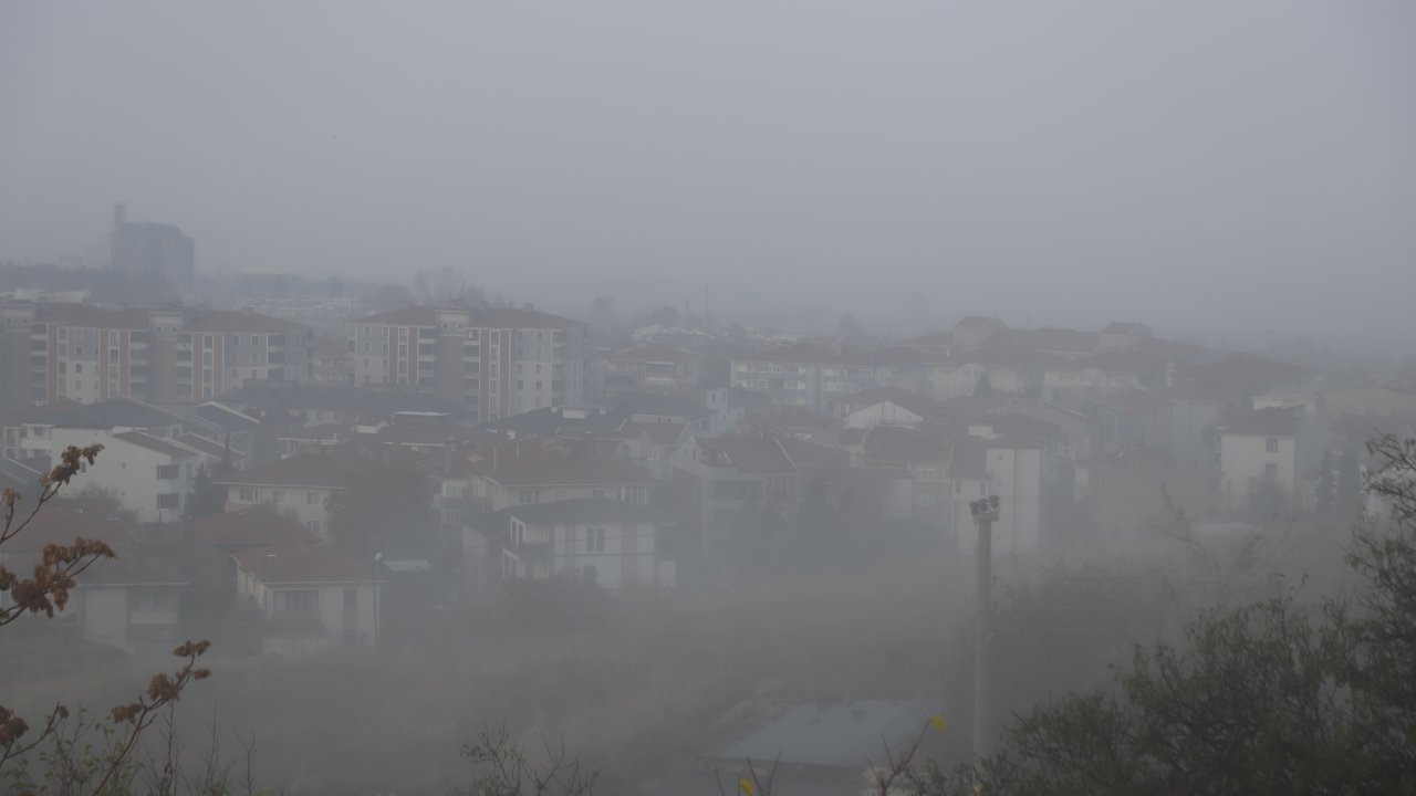 Keşan&#039;da yoğun sis; görüş mesafesi 30 metreye düştü / Video eklendi