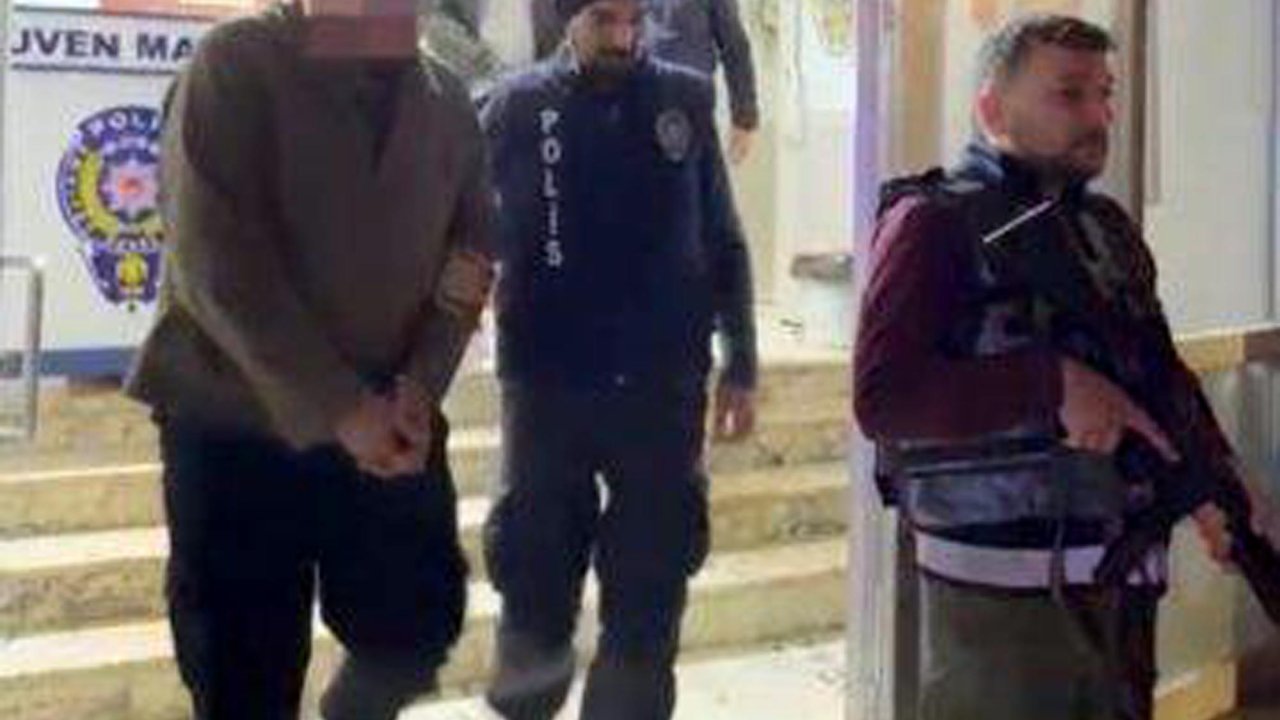 Kırklareli&#039;de 6 kaçak göçmen yakalandı, 5 organizatör tutuklandı