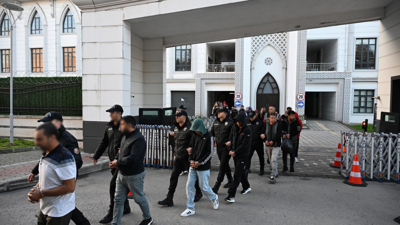 Kocaeli merkezli 11 ilde bungalov dolandırıcılığı operasyonu: 37 gözaltı