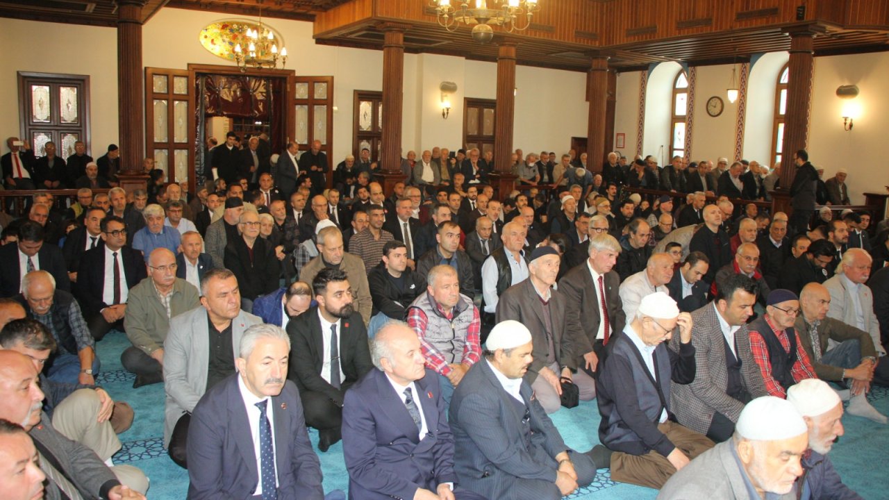 Kocaeli&#039;de camilerde Atatürk için mevlit okutuldu/Ek fotoğraflar