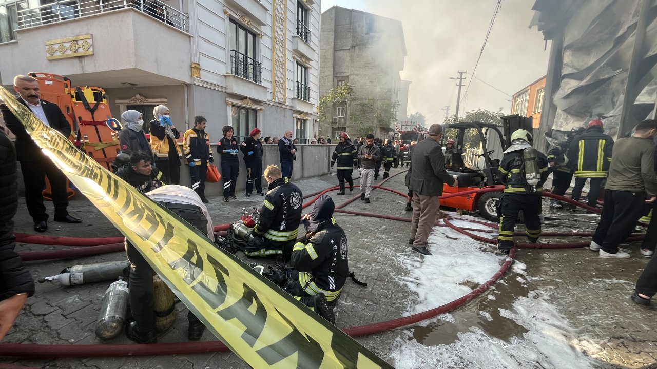 Kocaeli&#039;de depo yangını