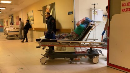 Lastiği patlayan otomobil şarampole yuvarlandı, 1 yaralı