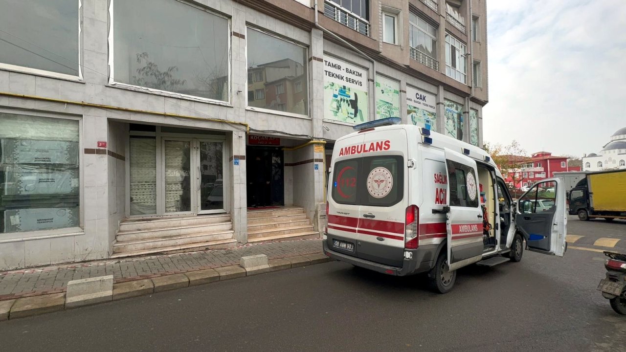 Merdivenlerden düşüp, ağır yaralandı