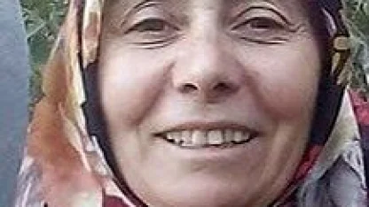 Otomobil, güvenlik şeridinde duran tankere çarptı : Aynı aileden 1 kişi öldü, 2 kişi yaralandı