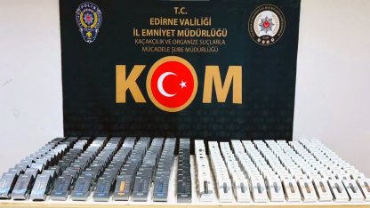 Otomobilinde 500 adet elektronik sigara ele geçirilen sürücü gözaltında