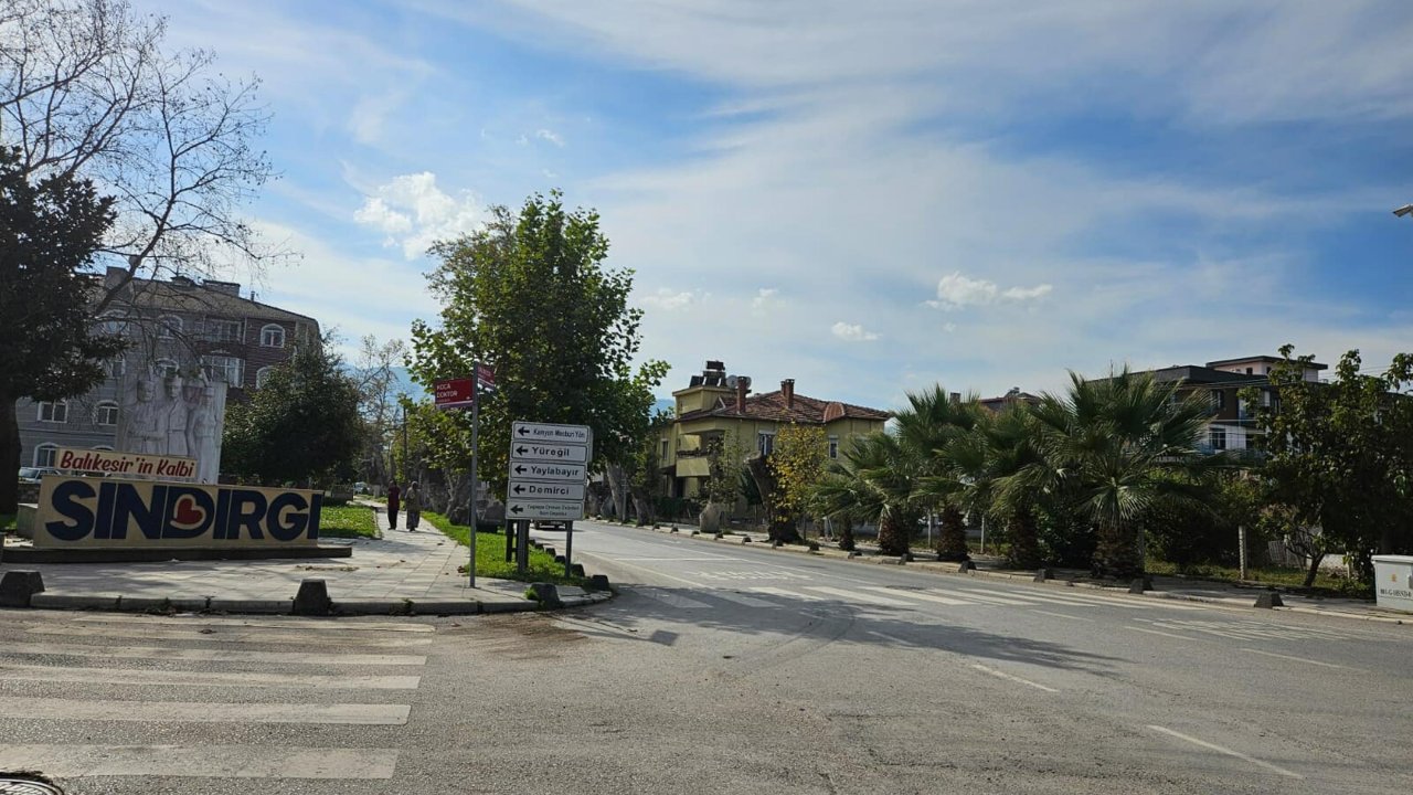 Sındırgı&#039;da 4.5 büyüklüğünde deprem