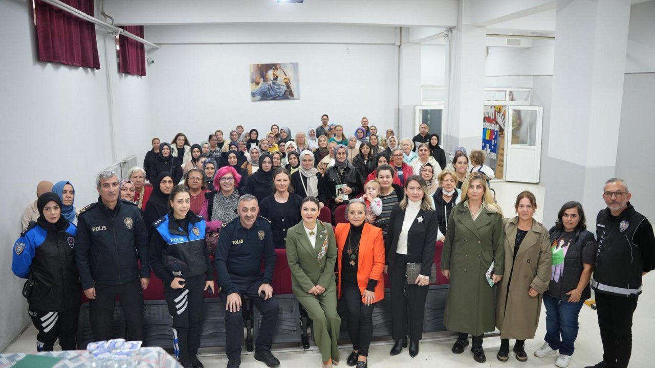 Tekirdağ polisi, Çorlu&#039;da öğrenci ve velilerle buluştu