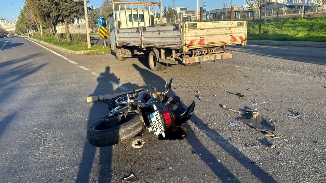 Tekirdağ’da, kamyonetle çarpışan motosikletin sürücüsü yaralandı