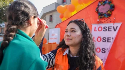 Uludağ Enerji ve LÖSEV, ‘Turuncu Çadır’da bir araya geldi
