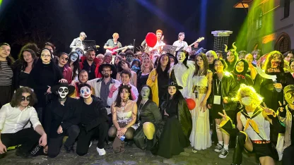 Üniversite öğrencilerinden tematik makyaj ve kıyafetlerle ‘korku gecesi’