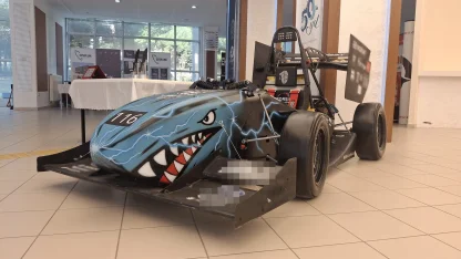 Üniversitelilerin ürettiği elektrikli yarış aracı, 100 kilometreye 3,6 saniyede çıkıyor