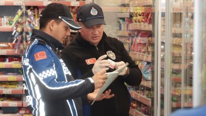 Yalova’da market raflarındaki tarihi geçmiş ürünler toplatıldı